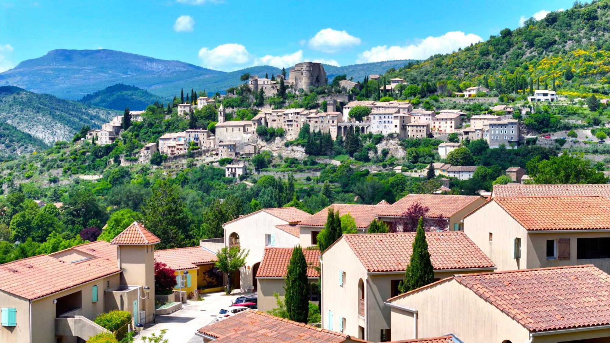 Vacances Leo Lagrange - Le Village Des Lavandes Монбрен-ле-Бен Экстерьер фото